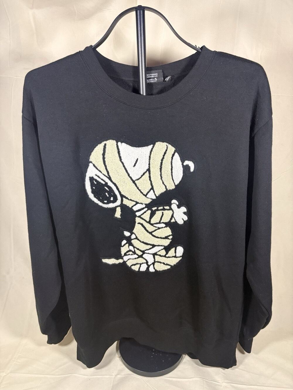 Peanuts Snoopy Mummy Sweatshirt Womens XL Black Long Sleeve